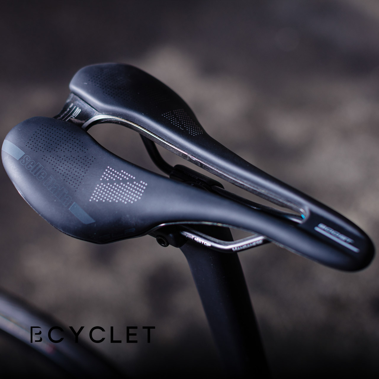 Orbea Orca M21eLTD 2020 close up 2-30