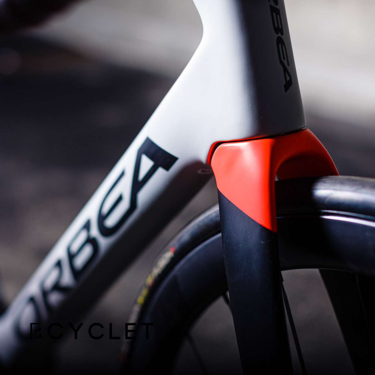 Orbea Orca M21eLTD 2020 close up-31