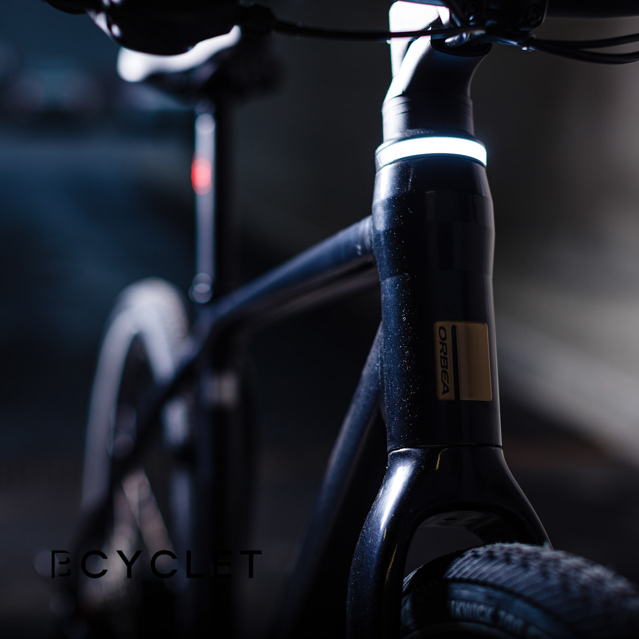 Orbea Vibe H30 2022 black close up-61