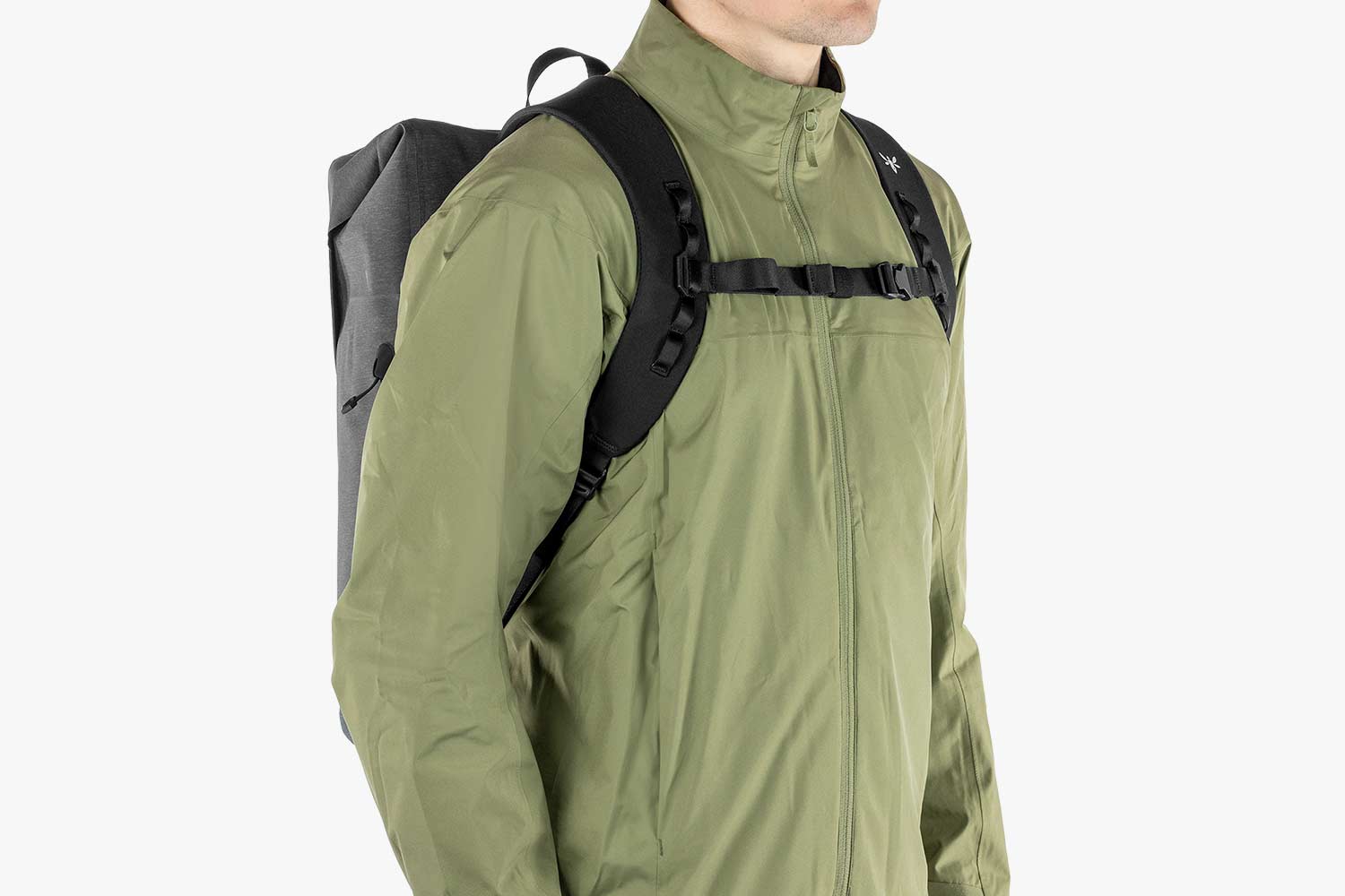 apidura-city-backpack-17l-on-body-4-1