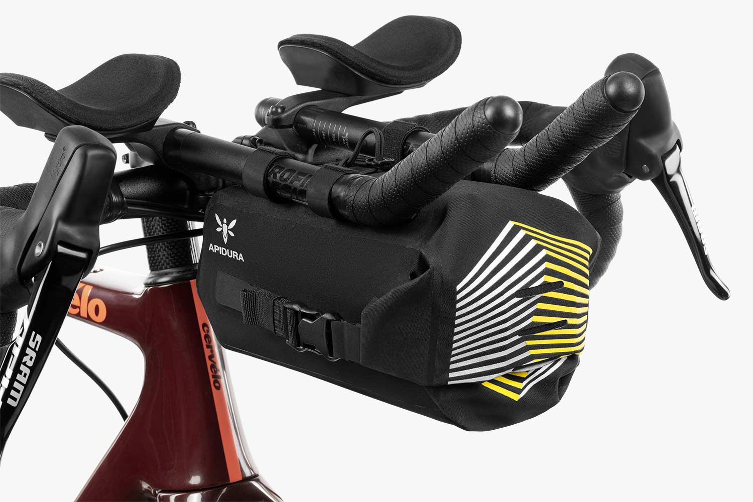 apidura-racing-aerobar-pack-2.5l-on-bike-2