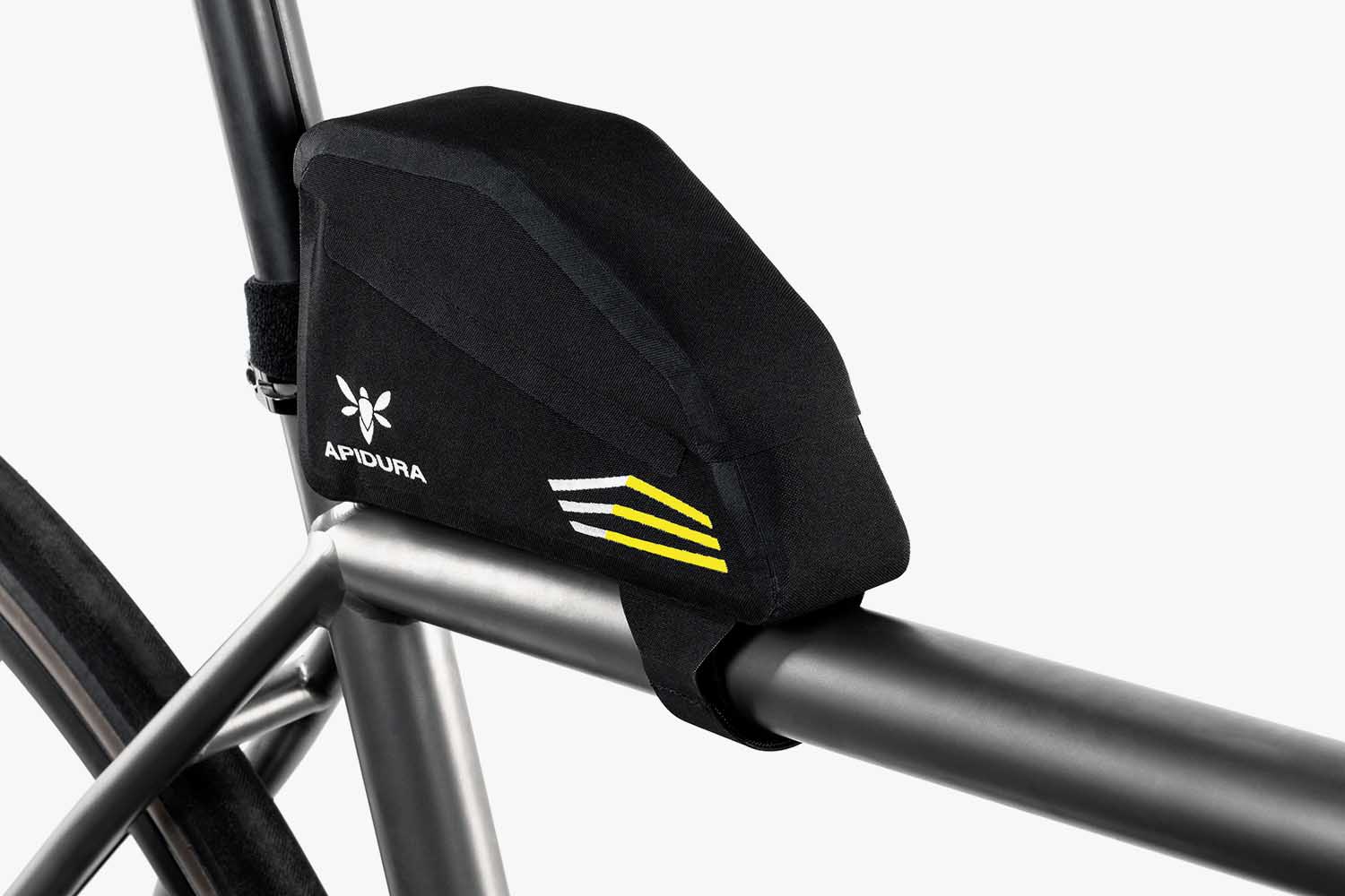 apidura-racing-top-tube-pack-0.5l-on-bike-3